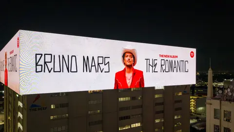 Bruno Mars anda de estreno con nuevo disco y con el cual comenzará a girar por el mundo / FB: @brunomars