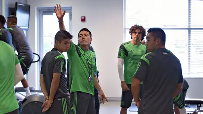 Ídolo de Chivas quiere a Memo Ochoa para el Mundial 2026