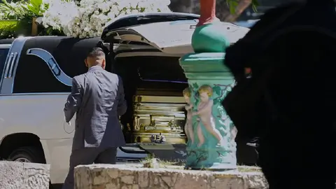 El líder del Cártel Jalisco Nueva Generación fue enterrado en un féretro bañado en oro/AP