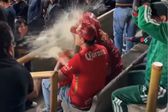 Aficionado de Toluca fue bañado en cerveza en CU | CAPTURA