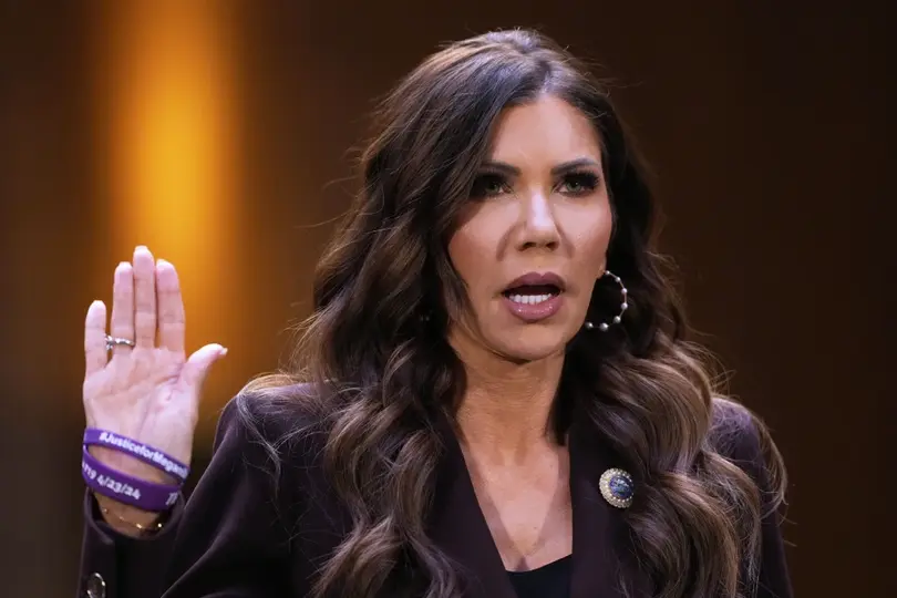 El presidente Donald Trump destituyó a Kristi Noem como secretaria del Departamento de Seguridad Nacional de Estados Unidos./ AP