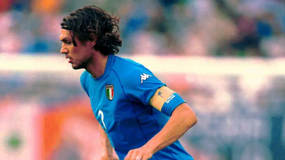 Paolo Maldini como jugador de la Selección Italiana en 2002 | MexSport