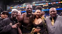 Deontay Wilder retira a Dereck Chisora en una batalla memorable