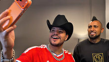 ¡Nadie lo esperaba! Arturo Vidal captado en concierto de Grupo Firme