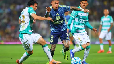 ¡Se rompe el partido! Santos Laguna se queda con 10 y caen goles tras la expulsion de Kevin Picon