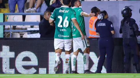 Daniel Arcila celebrando su gol ante Atlas | MEXSPORT