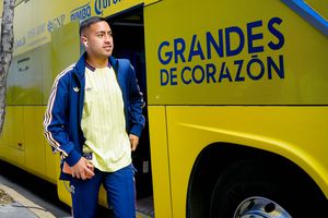 El emotivo gesto de 'Chiquito' Sánchez con niño aficionado del América