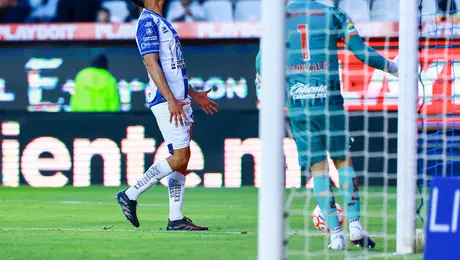 ¡Se derrumba Pachuca! Expulsión de Christian Rivera al 85’ y caos total ante Cruz Azul