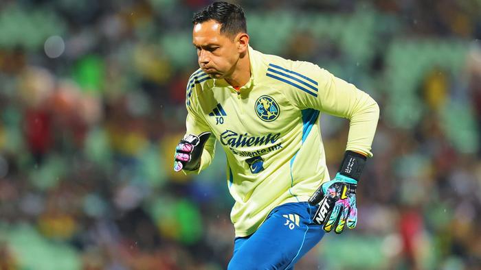 Rodolfo Cota, calentando en Torreón | MEXSPORT