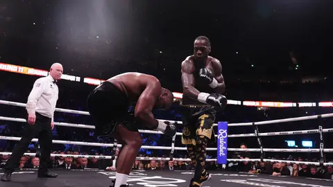 Deontay Wilder y Dereck Chisora, en su combate | AP