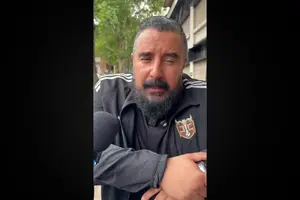 Álvaro Morales revela que estuvo a punto de morir previo a su debut con Peluche