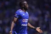 ¡Qué cumpleaños! Christian Ebere anota en el empate de Cruz Azul