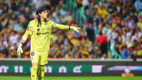 Carlos Acevedo, arquero de Santos, ya es factor en el partido ante América en el Clausura 2026 | MEXSPORT