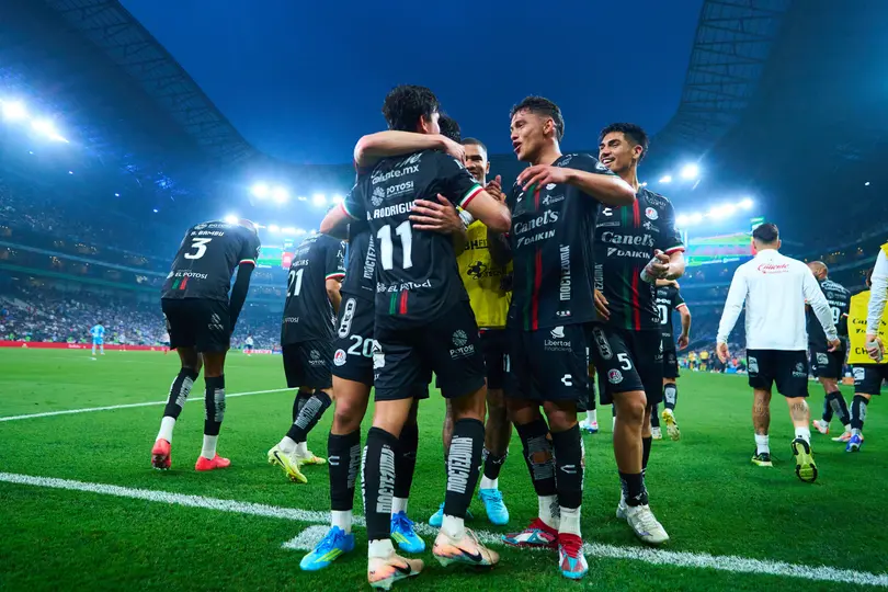 Atlético de San Luis festejando su triunfo de último minuto ante Monterrey | MEXSPORT