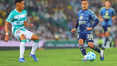 ¡Uno más! Erick 'Chiquito' Sánchez sale lesionado en el juego de América contra Santos