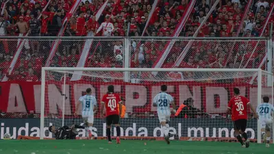 ¡Insólito! Jugador de Racing falla penalti en Clásico de Avellaneda