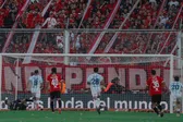¡Insólito! Jugador de Racing falla penalti en Clásico de Avellaneda