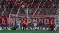 ¡Insólito! Jugador de Racing falla penalti en Clásico de Avellaneda