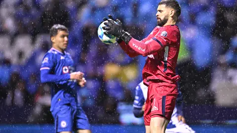 Andrés Gudiño, portero de Cruz Azul, ante Pachuca | MEXSPORT