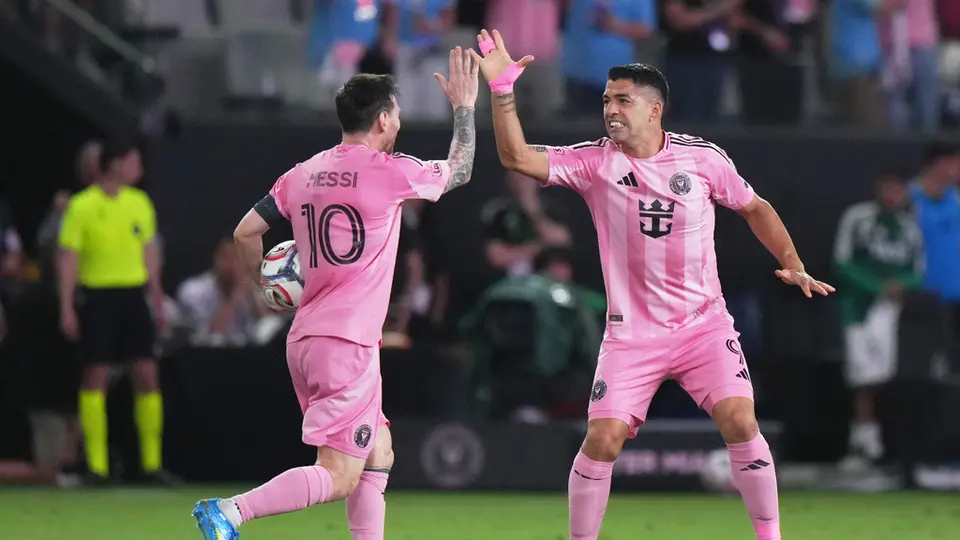 Lionel Messi y Luis Suárez en la inauguración del NU Stadium | AP