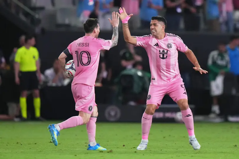 Lionel Messi y Luis Suárez en la inauguración del NU Stadium | AP