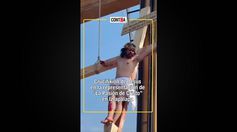 La Crucifixión De Jesús Durante La Representación De La Pasión De Cristo