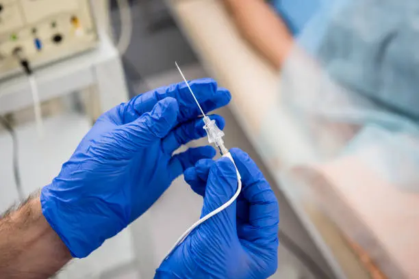 Presuntamente cinco personas murieron tras aplicarse sueros vitaminados en una clínica privada de Hermosillo. / iStock