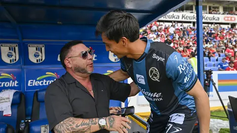 Turco Mohamed saludando a Querétaro previo al duelo de la Jornada 13 del Clausura 2026 de la Liga MX I IMAGO