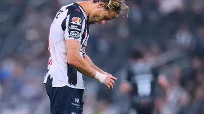¿Despedida oficial? Sergio Canales no viaja con Monterrey para enfrentar a Santos Laguna