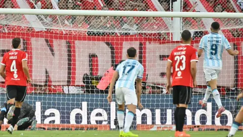 El fallo de Adrián Martínez | @elgraficoweb