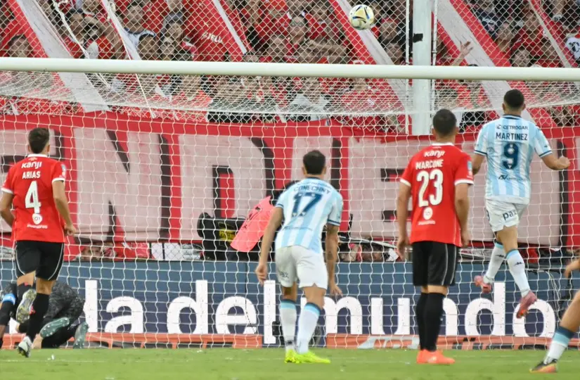 El fallo de Adrián Martínez | @elgraficoweb