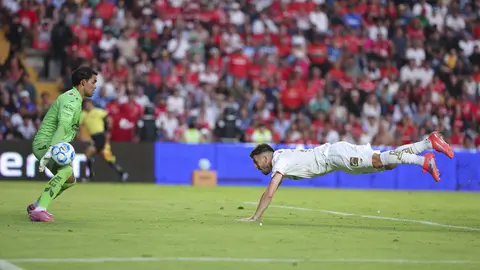 Falla de Paulinho en el duelo contra Querétaro del Clausura 2026 I IMAGO7