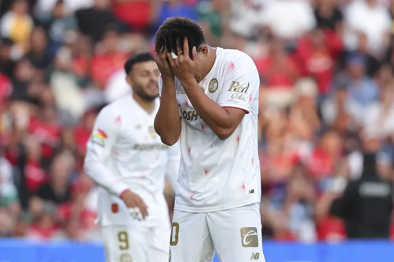 Jesús Gallardo lamentándose una falla en el parido contra Querétaro del Clausura 2026 I IMAGO7