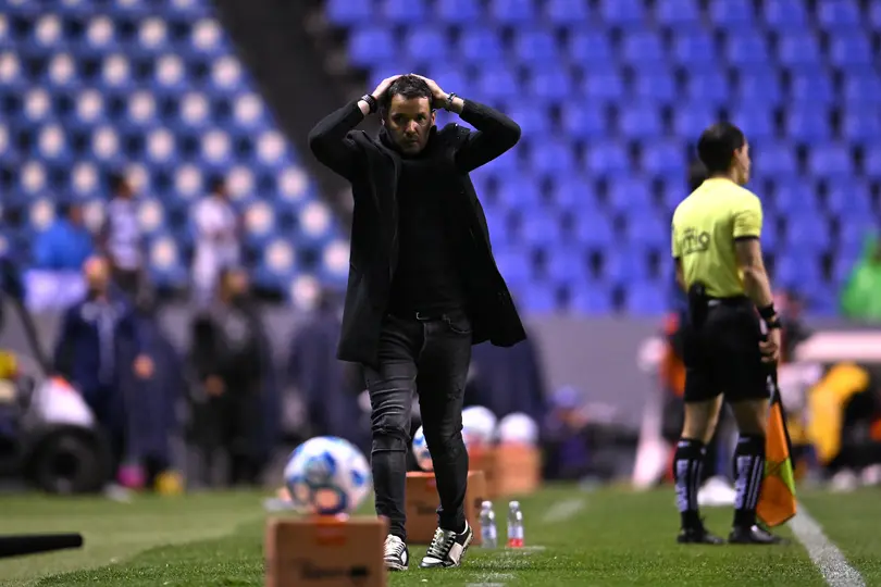 Nicolás Larcamón, frustrado por la victoria de Pachuca sobre Cruz Azul | MEXSPORT