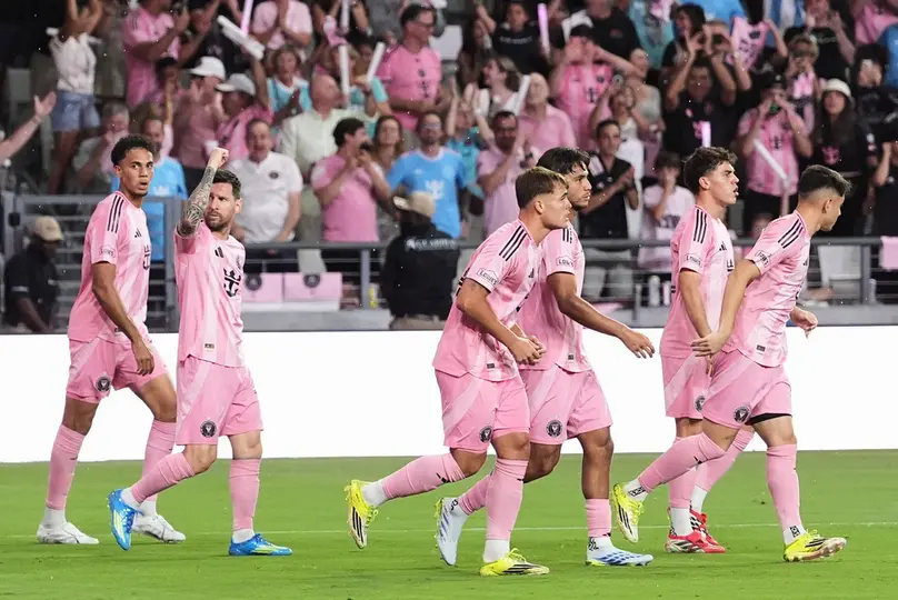 Inter de Miami y Lionel Messi celebrando los primeros goles en su nuevo estadio | AP