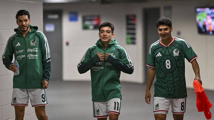 Raúl Jiménez, Gilberto Mora y Obed Vargas con la Selección Mexicana | IMAGO 7