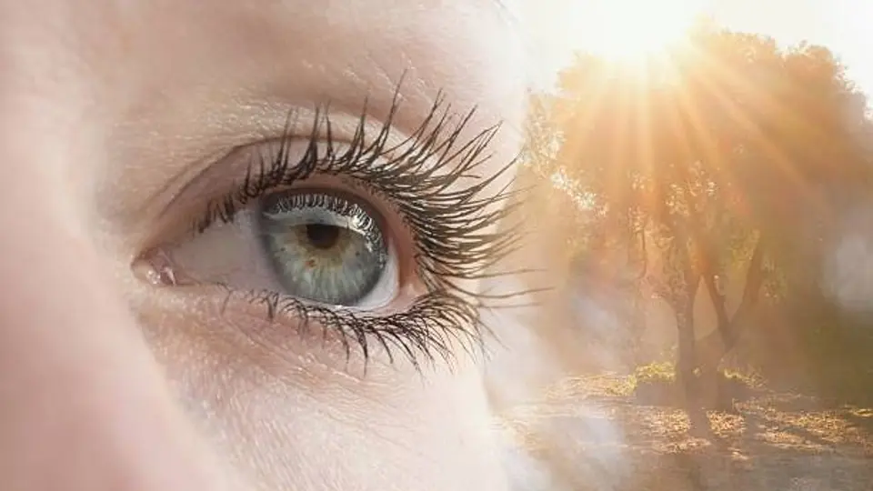 Las altas temperaturas y la radiación UV pueden acelerar el desarrollo de cataratas, advierte la UNAM. / iStock