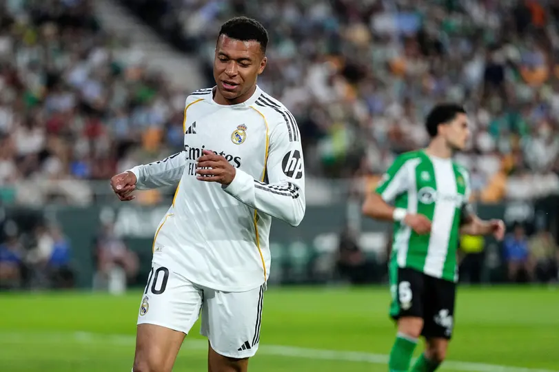 Kylian Mbappé con Real Madrid en partido contra Real Betis en LaLiga | AP