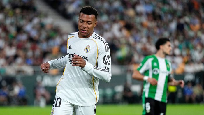 Kylian Mbappé con Real Madrid en partido contra Real Betis en LaLiga | AP
