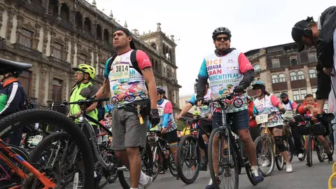 Las personas deberán de cargar con equipo de seguridad y no invadir las ciclovías / Redes Sociales