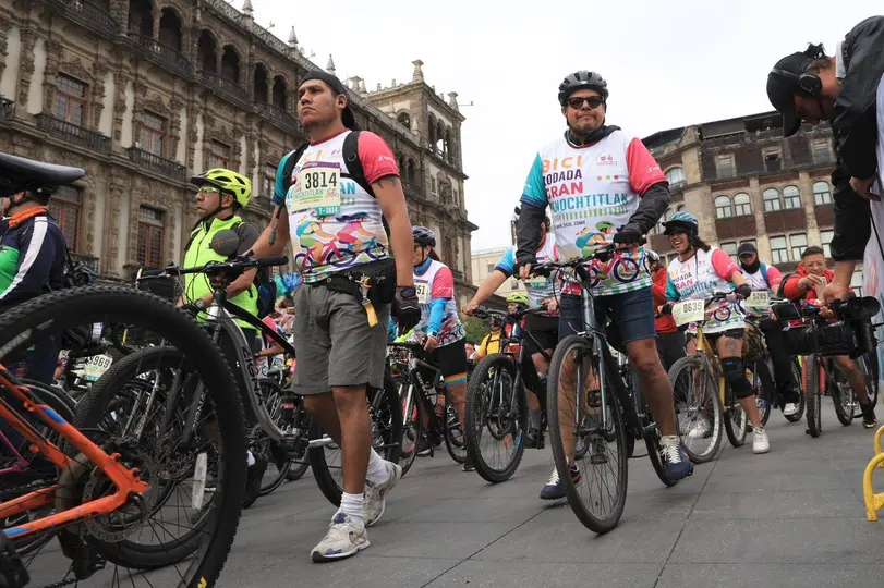 Las personas deberán de cargar con equipo de seguridad y no invadir las ciclovías / Redes Sociales