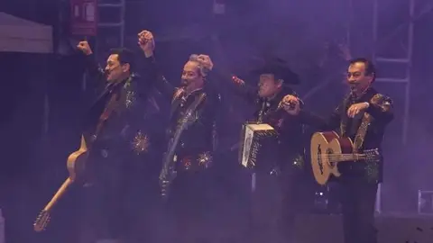 Los Tigres del Norte buscan mantener sus conciertos sin conflictos con autoridades locales. / AP