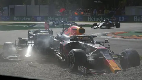 Choque de Hamilton y Verstappen en el Gran Premio de Italia 2021 | AP