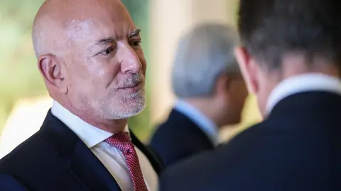 Jeff Bezos no fue bien recibido como miembro honorario de la Met Gala de Nueva York / AP