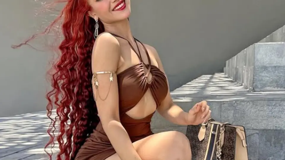 La influencer mexicana Bella Dueñas generó preocupación en redes sociales. /  @belladuenastips