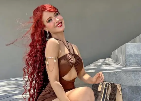 La influencer mexicana Bella Dueñas generó preocupación en redes sociales. /  @belladuenastips