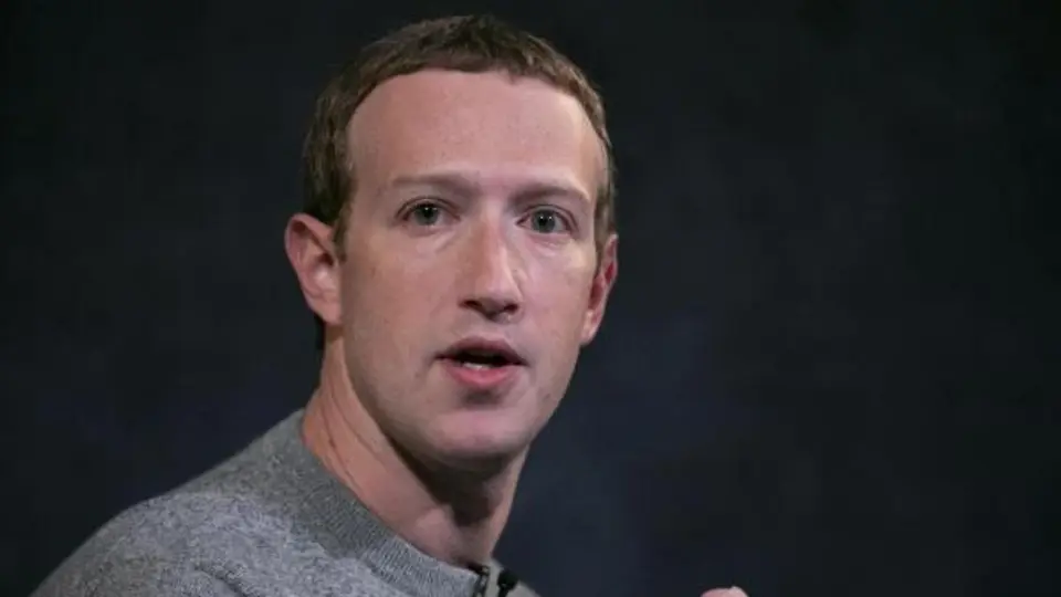 Jeff Bezos y Mark Zuckerberg siguen en el top gracias al crecimiento de Amazon y Meta./ AP