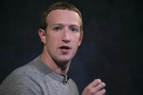 Jeff Bezos y Mark Zuckerberg siguen en el top gracias al crecimiento de Amazon y Meta./ AP