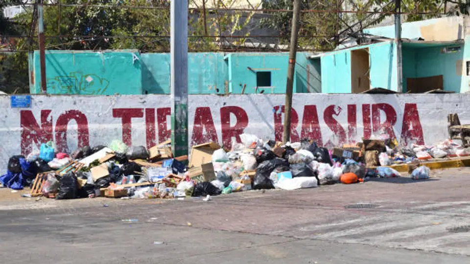 Así funciona “Vecino cochino”, el programa que sanciona a quienes tiran basura