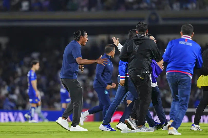 Joel Huiqui tras coronarse con Cruz Azul en el Clausura 2026 | IMAGO 7